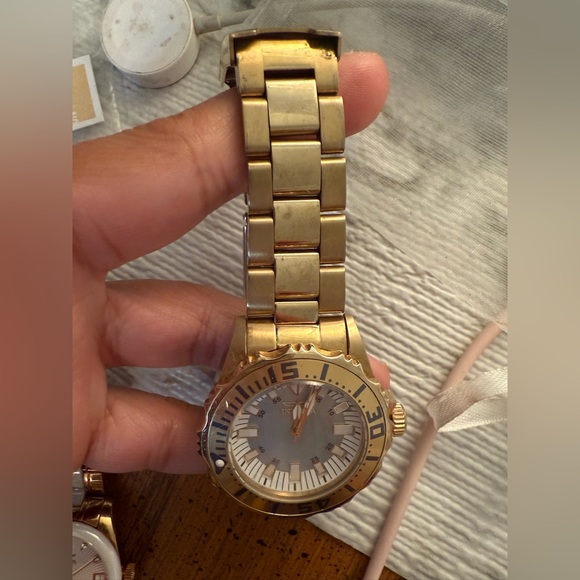 Nothing missing .
I have extra pieces if u need to. - Picture 1 of 7